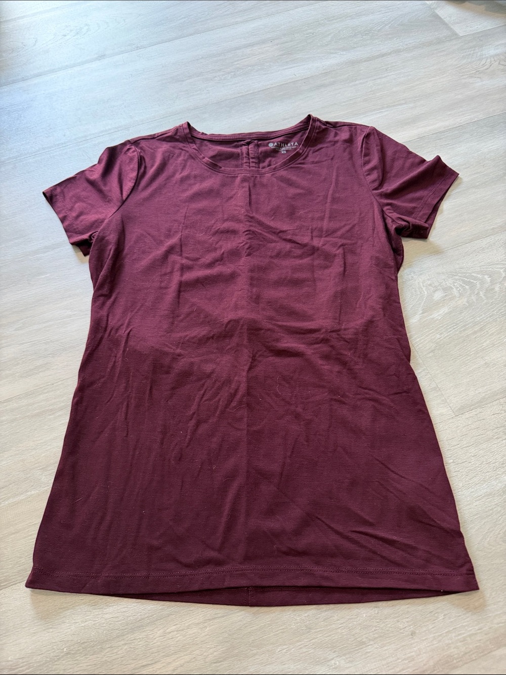 Athleta Short Sleeve Crewneck Tee in Burgundy size XS